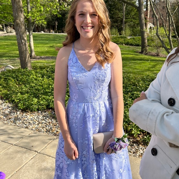 BCX Floral Embroidered Prom Dress Size 5 - Picture 6 of 7